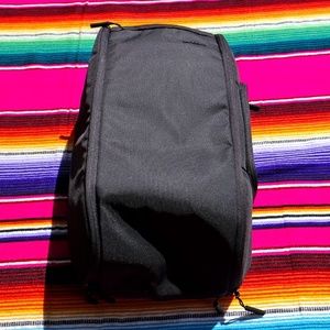 Incase Designs DSLR Sling Pack, Black